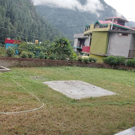 Hotel Dog N Hill Kasol Esterno foto