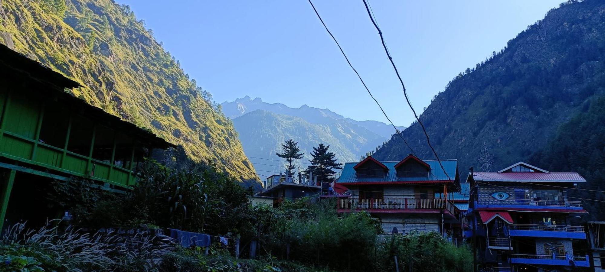 Hotel Dog N Hill Kasol Esterno foto