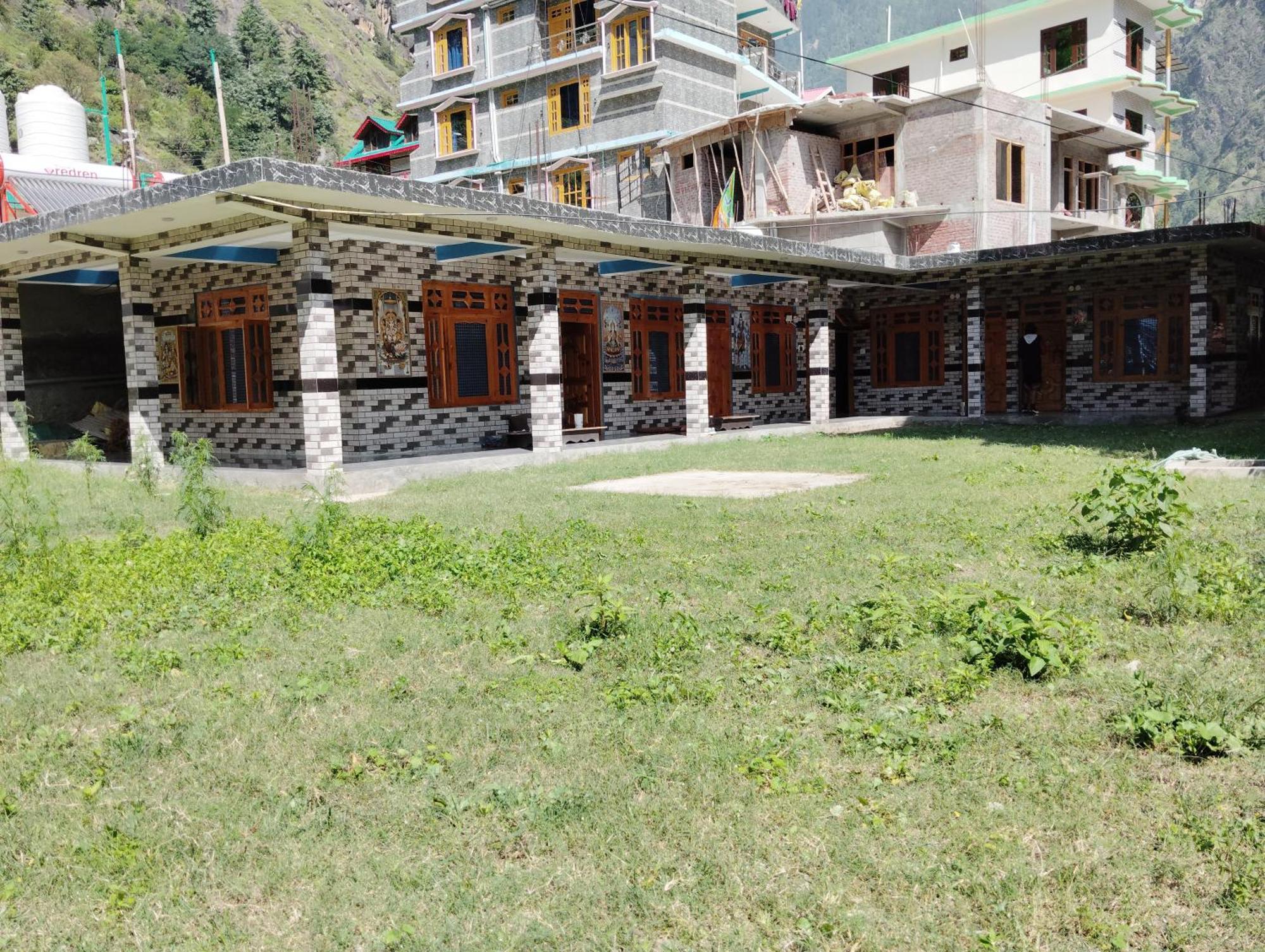 Hotel Dog N Hill Kasol Esterno foto