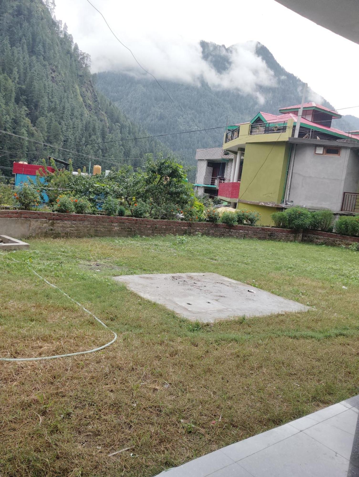 Hotel Dog N Hill Kasol Esterno foto