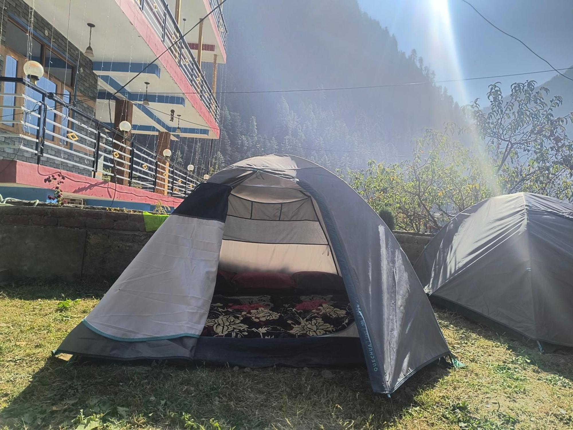 Hotel Dog N Hill Kasol Esterno foto